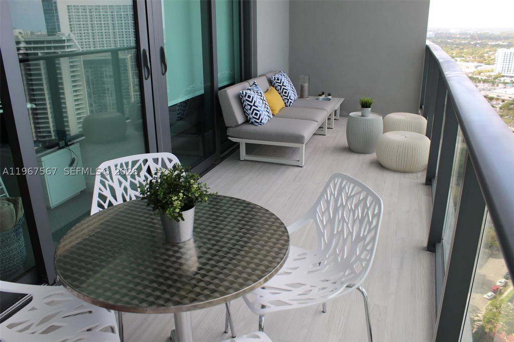 Real estate property located at 501 31st St #2705, Miami-dade, Paraiso Bayviews Condo, Miami, FL