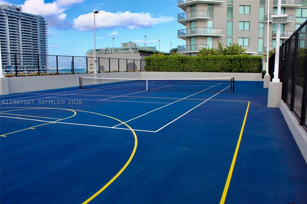 Real estate property located at 501 31st St #2705, Miami-dade, Paraiso Bayviews Condo, Miami, FL
