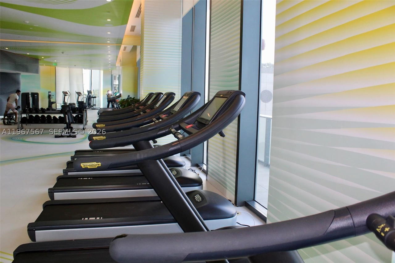 Real estate property located at 501 31st St #2705, Miami-dade, Paraiso Bayviews Condo, Miami, FL