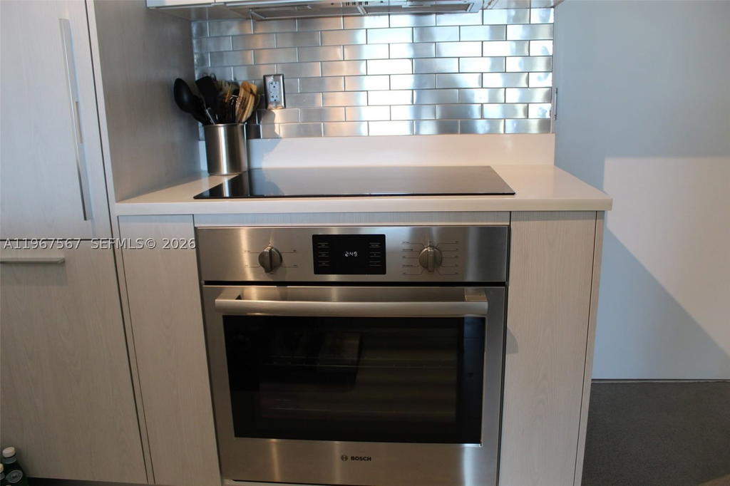 Real estate property located at 501 31st St #2705, Miami-dade, Paraiso Bayviews Condo, Miami, FL
