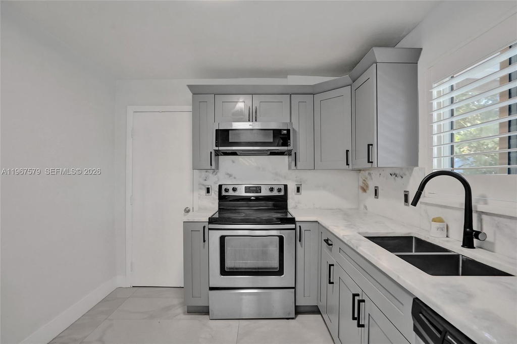Real estate property located at 3221 67th Way, Broward, Miramar Sec 3, Miramar, FL