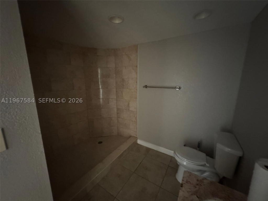 Real estate property located at 3301 Spanish Moss Ter #604, Broward, Lakes Of Inverrary Condo, Lauderhill, FL