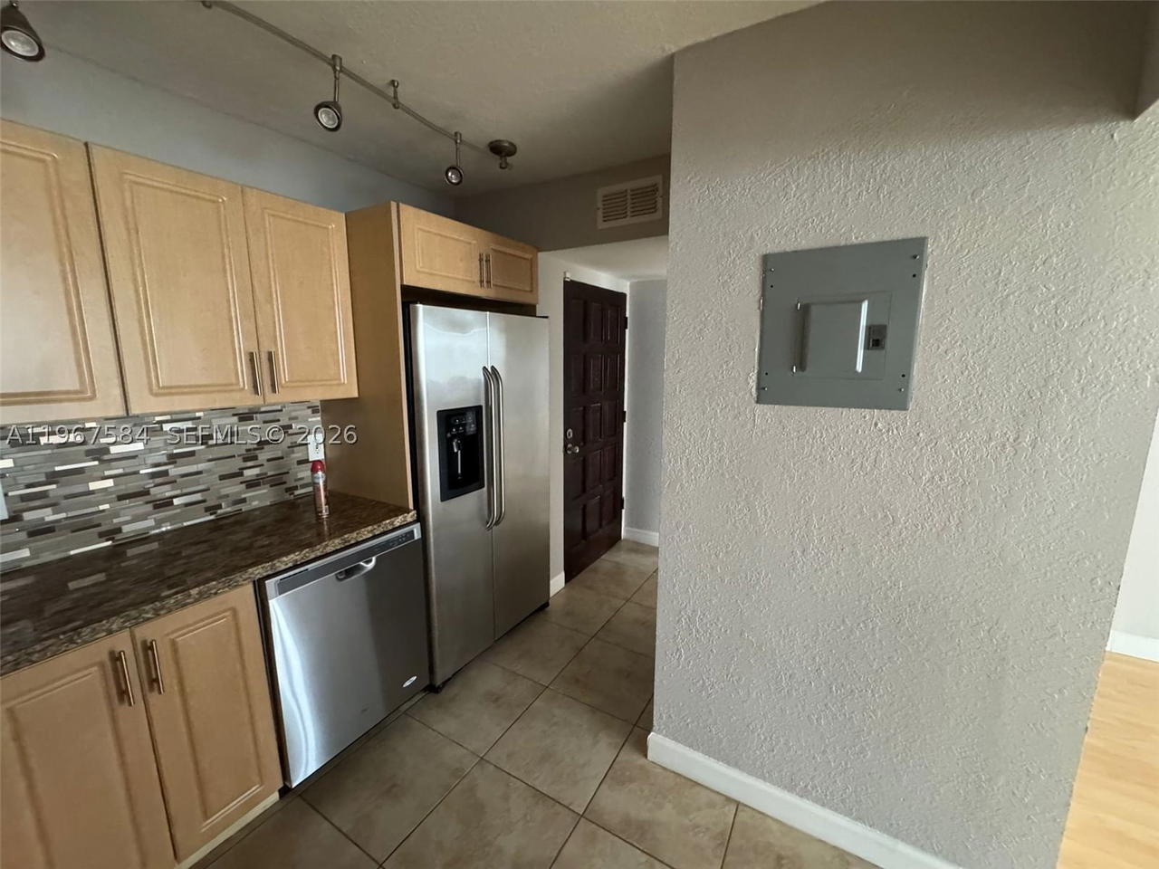 Real estate property located at 3301 Spanish Moss Ter #604, Broward, Lakes Of Inverrary Condo, Lauderhill, FL