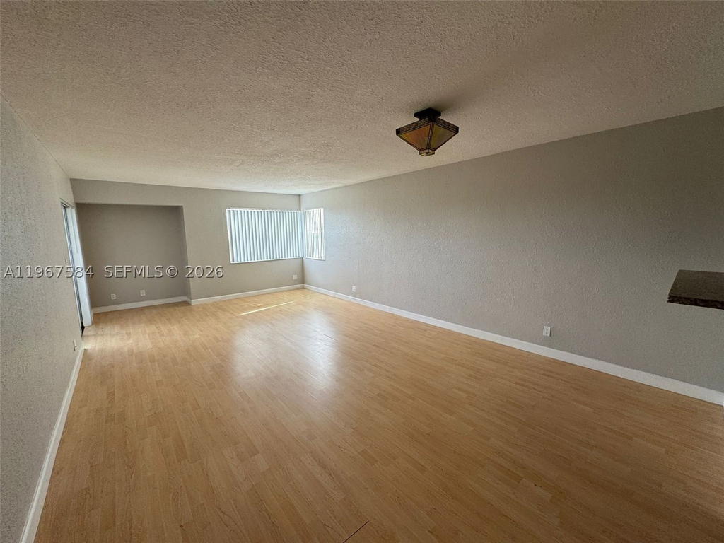 Real estate property located at 3301 Spanish Moss Ter #604, Broward, Lakes Of Inverrary Condo, Lauderhill, FL