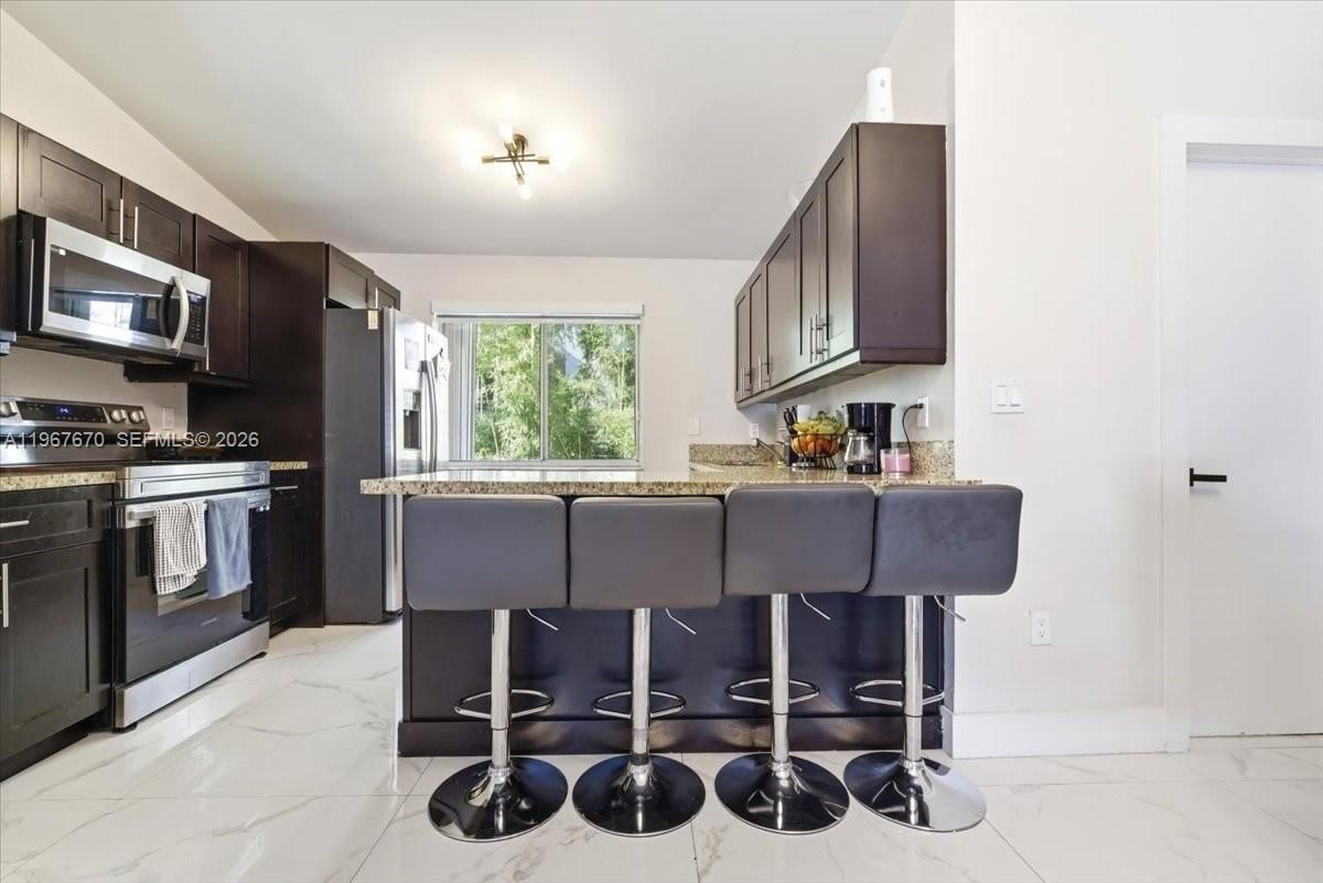 Real estate property located at 8027 Lake Dr #201, Miami-dade, Doral Court Condo, Doral, FL