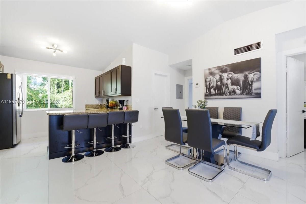 Real estate property located at 8027 Lake Dr #201, Miami-dade, Doral Court Condo, Doral, FL