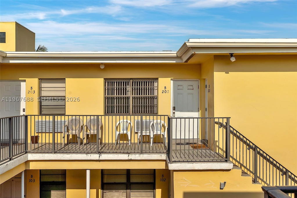 Real estate property located at 322 Harding St B202, Broward, Beach Terrace Resort Cond, Hollywood, FL