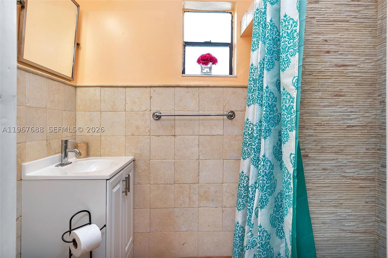 Real estate property located at 322 Harding St B202, Broward, Beach Terrace Resort Cond, Hollywood, FL