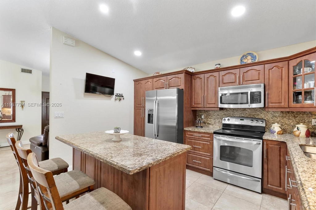Real estate property located at 9326 121st St #115, Miami-dade, Los Palacios I Condo, Hialeah Gardens, FL