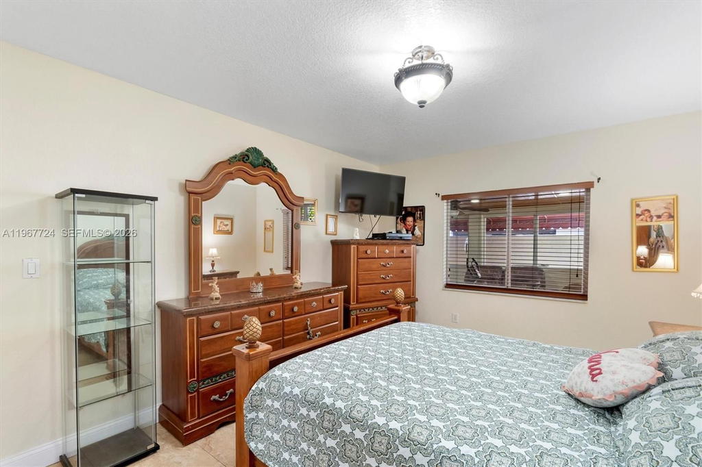 Real estate property located at 9326 121st St #115, Miami-dade, Los Palacios I Condo, Hialeah Gardens, FL