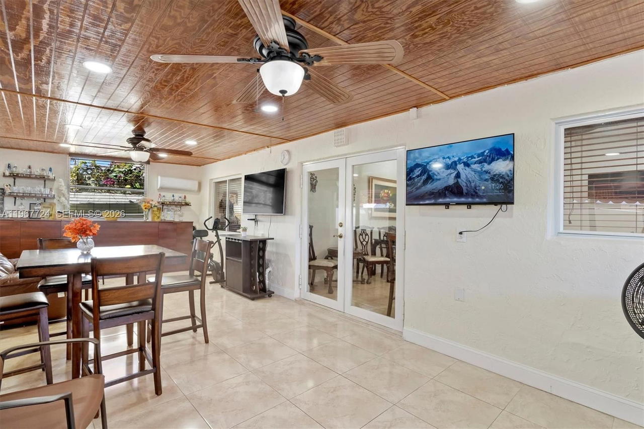 Real estate property located at 9326 121st St #115, Miami-dade, Los Palacios I Condo, Hialeah Gardens, FL