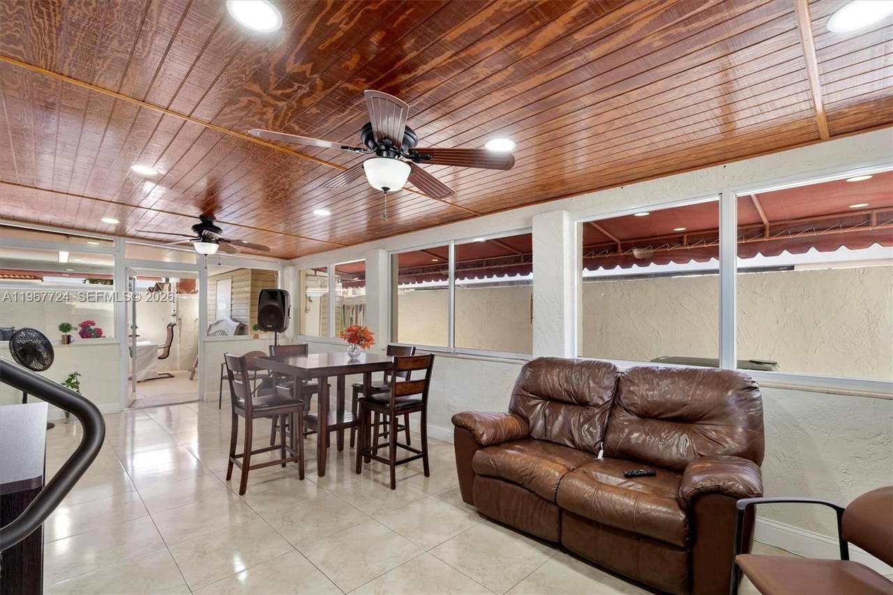 Real estate property located at 9326 121st St #115, Miami-dade, Los Palacios I Condo, Hialeah Gardens, FL