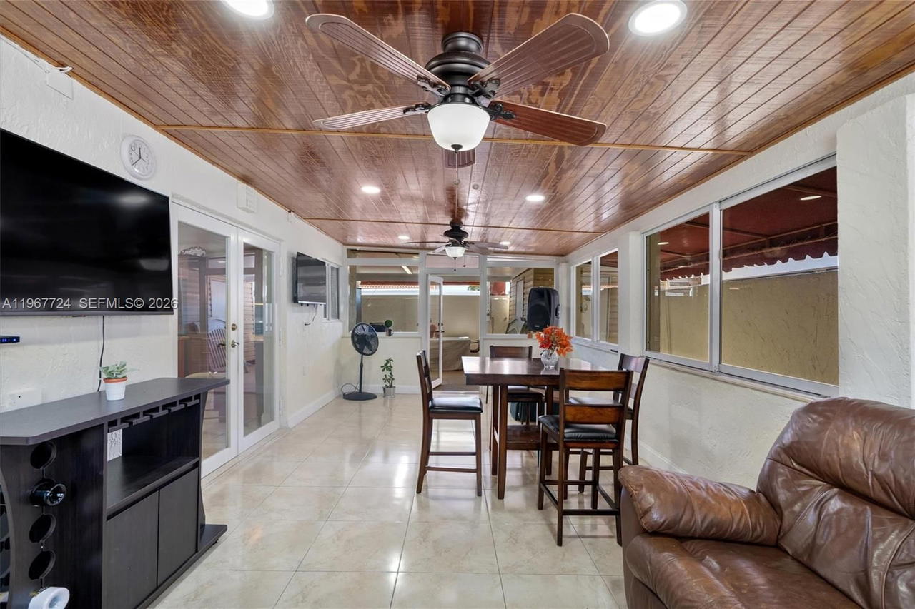 Real estate property located at 9326 121st St #115, Miami-dade, Los Palacios I Condo, Hialeah Gardens, FL