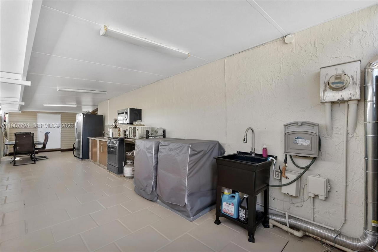 Real estate property located at 9326 121st St #115, Miami-dade, Los Palacios I Condo, Hialeah Gardens, FL