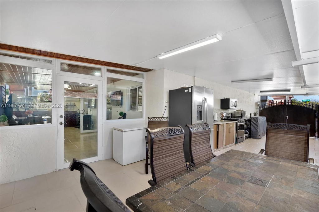 Real estate property located at 9326 121st St #115, Miami-dade, Los Palacios I Condo, Hialeah Gardens, FL