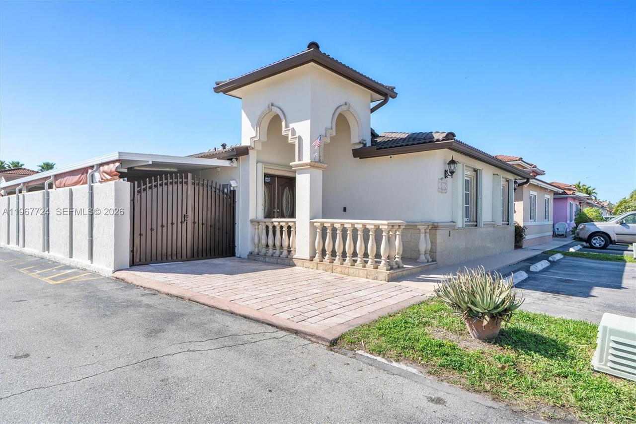 Real estate property located at 9326 121st St #115, Miami-dade, Los Palacios I Condo, Hialeah Gardens, FL
