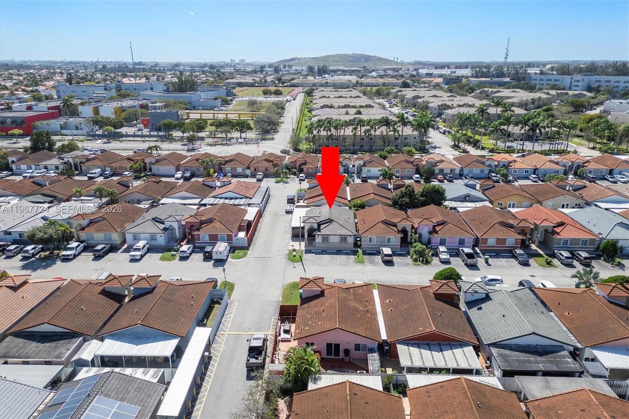 Real estate property located at 9326 121st St #115, Miami-dade, Los Palacios I Condo, Hialeah Gardens, FL