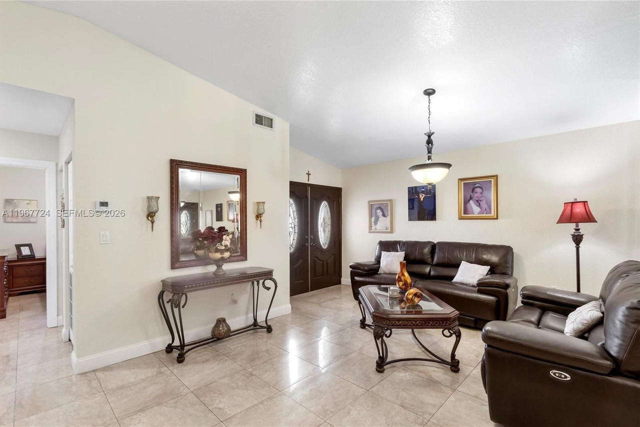 Real estate property located at 9326 121st St #115, Miami-dade, Los Palacios I Condo, Hialeah Gardens, FL