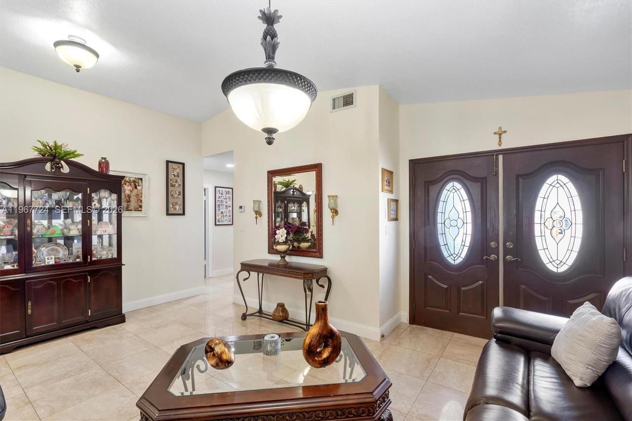 Real estate property located at 9326 121st St #115, Miami-dade, Los Palacios I Condo, Hialeah Gardens, FL
