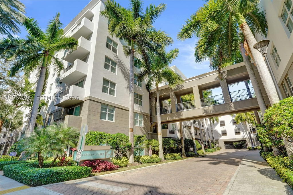 Real estate property located at 2421 65th St #202, Broward, Lauderdale One Condo, Fort Lauderdale, FL