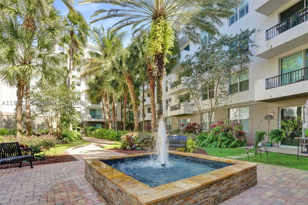 Real estate property located at 2421 65th St #202, Broward, Lauderdale One Condo, Fort Lauderdale, FL