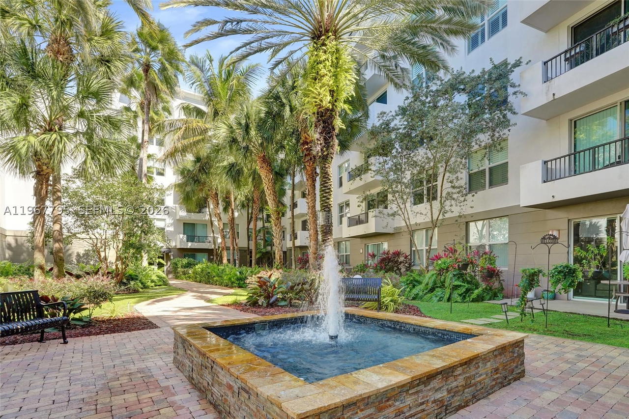 Real estate property located at 2421 65th St #202, Broward, Lauderdale One Condo, Fort Lauderdale, FL
