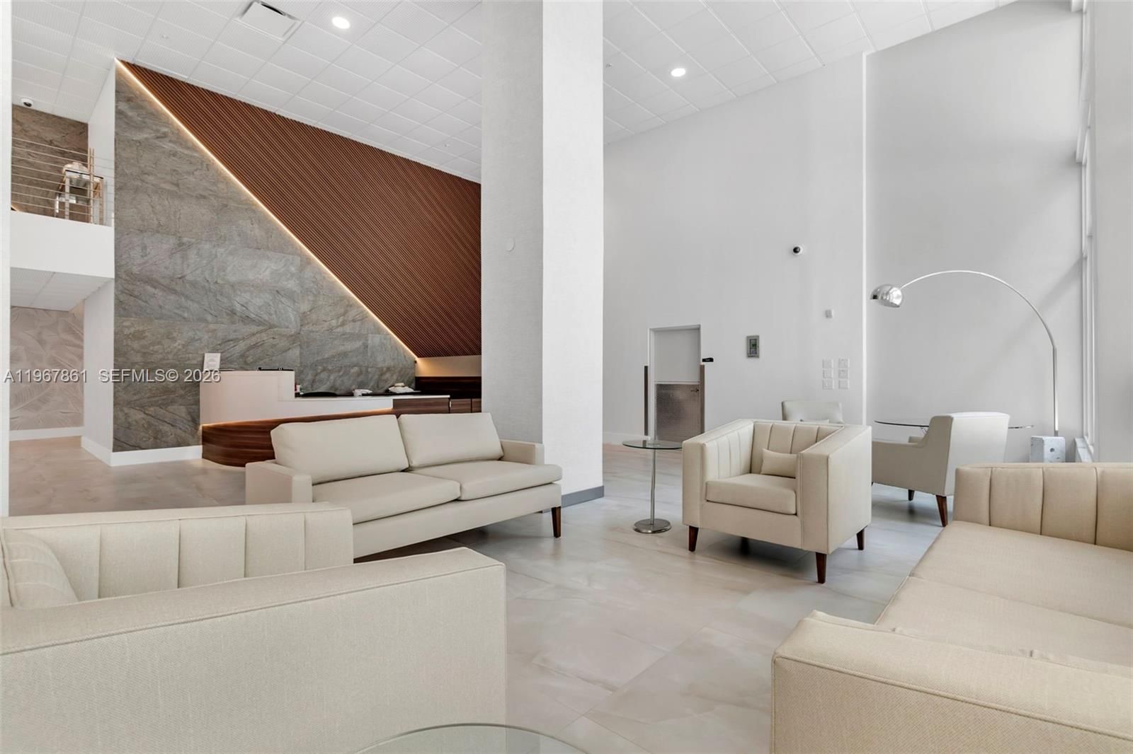 Real estate property located at 3000 Ocean Dr #1122, Broward, Residences On Hollywood B, Hollywood, FL