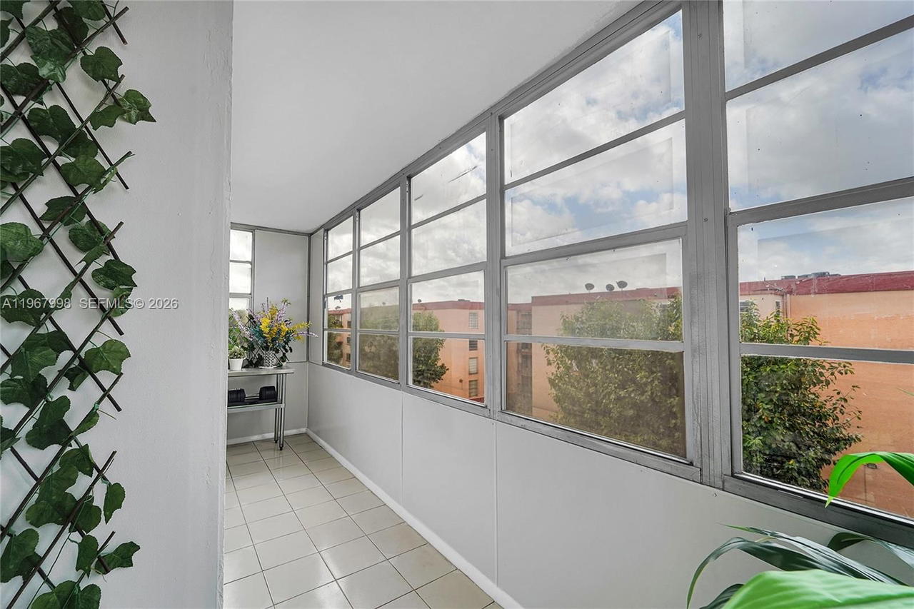 Real estate property located at 1890 56th St #1411, Miami-dade, Palm-east Gardens Condo, Hialeah, FL
