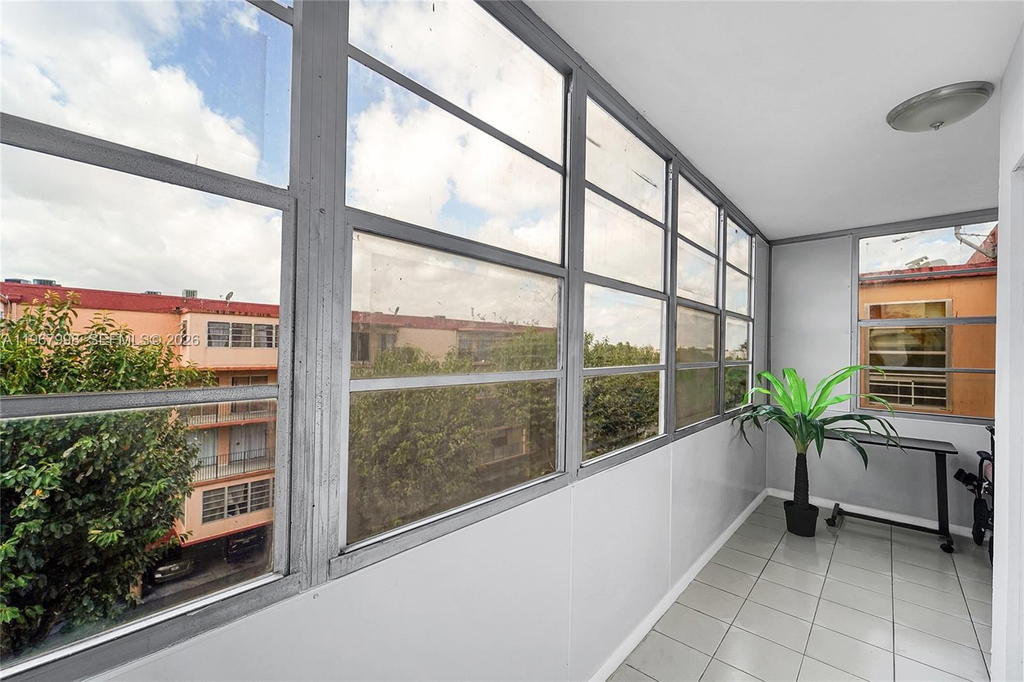 Real estate property located at 1890 56th St #1411, Miami-dade, Palm-east Gardens Condo, Hialeah, FL