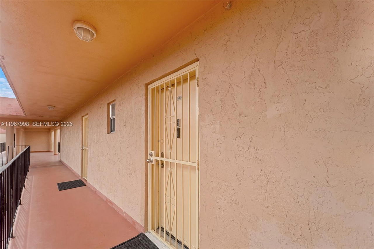 Real estate property located at 1890 56th St #1411, Miami-dade, Palm-east Gardens Condo, Hialeah, FL