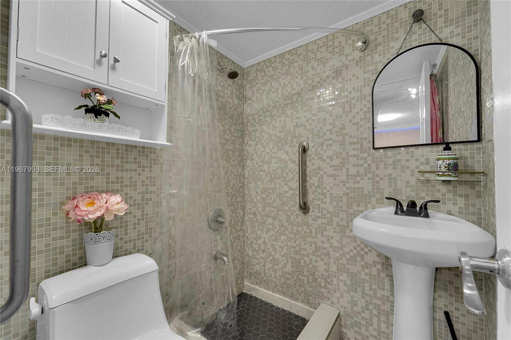 Real estate property located at 1890 56th St #1411, Miami-dade, Palm-east Gardens Condo, Hialeah, FL