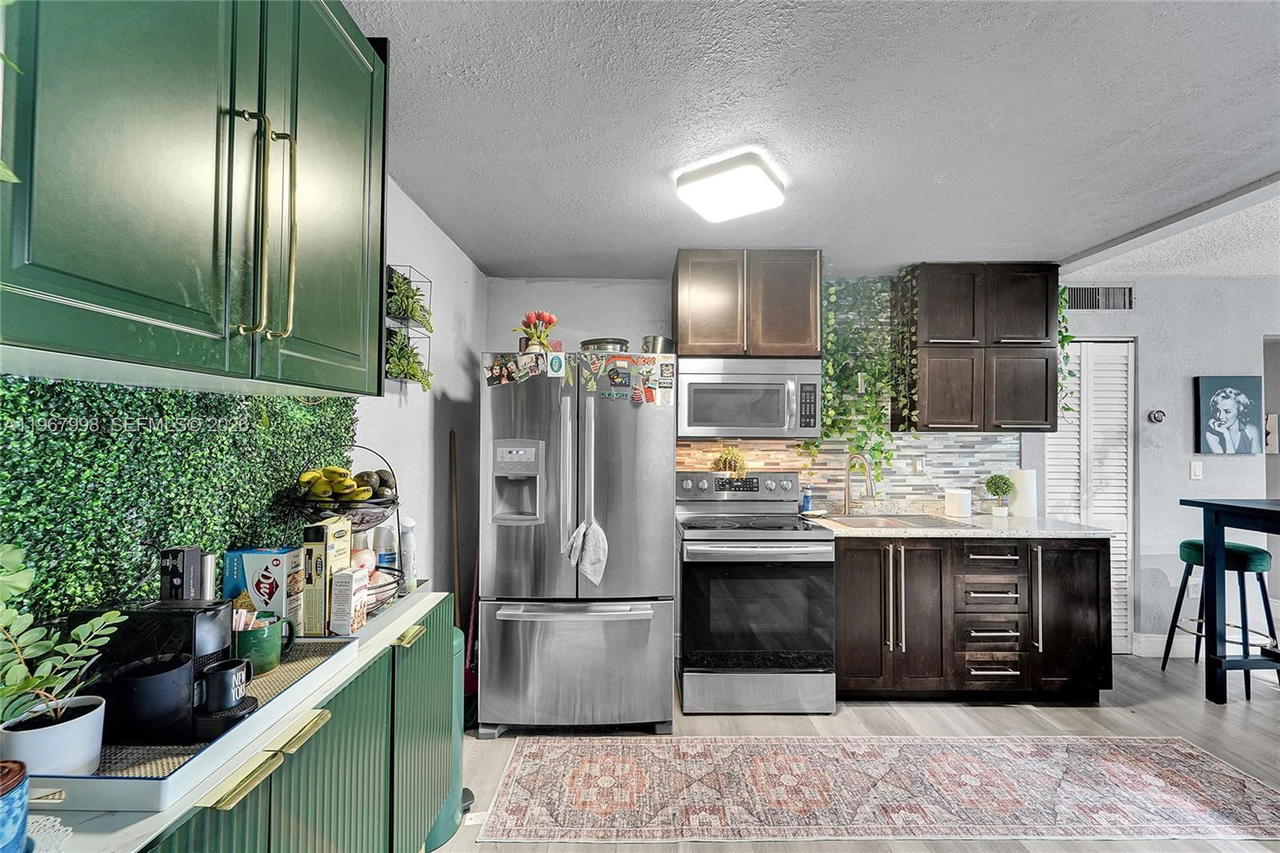 Real estate property located at 1890 56th St #1411, Miami-dade, Palm-east Gardens Condo, Hialeah, FL