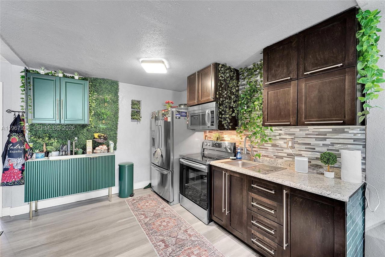 Real estate property located at 1890 56th St #1411, Miami-dade, Palm-east Gardens Condo, Hialeah, FL