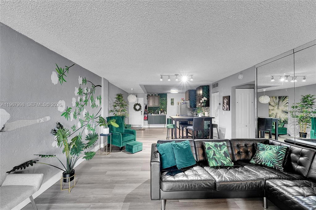 Real estate property located at 1890 56th St #1411, Miami-dade, Palm-east Gardens Condo, Hialeah, FL