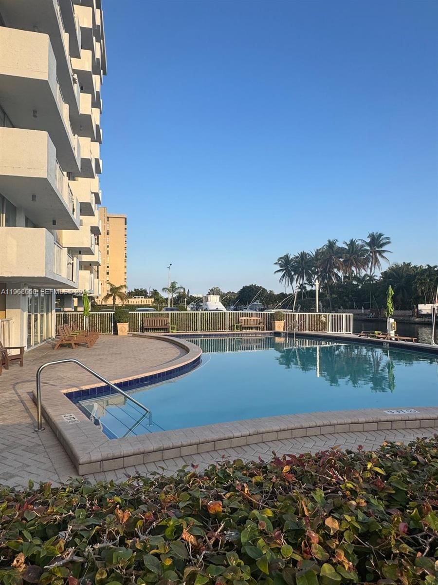 Real estate property located at 2020 135th St #811, Miami-dade, Keystone Towers Condo, North Miami, FL