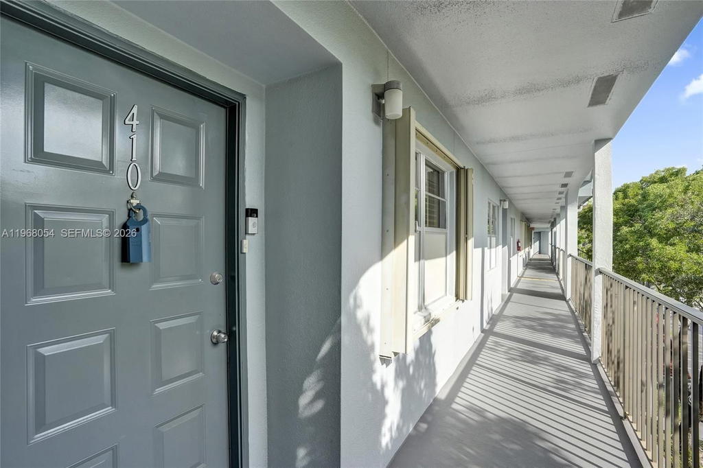 Real estate property located at 1151 128th Ter #410D, Broward, Cambridge At Century Vill, Pembroke Pines, FL