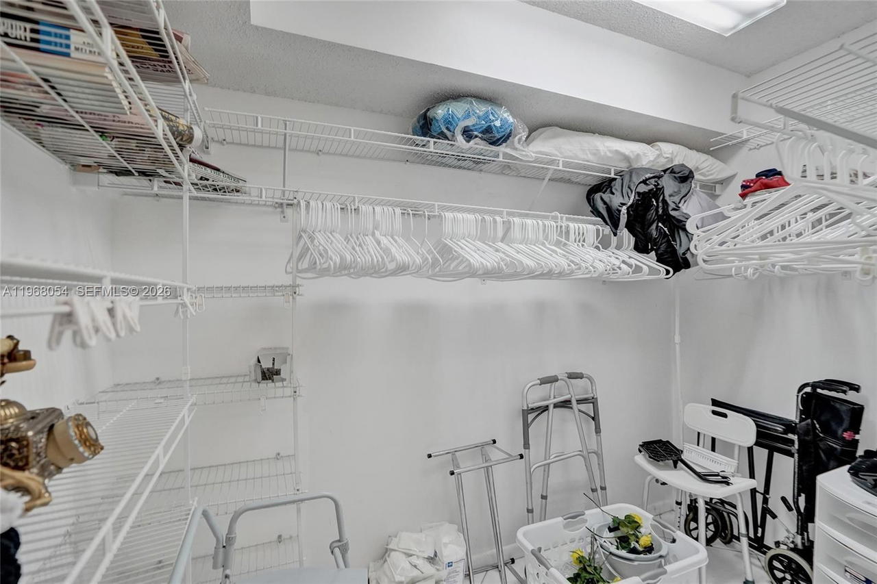 Real estate property located at 1151 128th Ter #410D, Broward, Cambridge At Century Vill, Pembroke Pines, FL