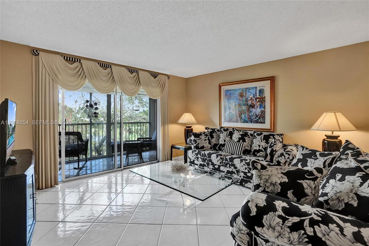 Real estate property located at 1151 128th Ter #410D, Broward, Cambridge At Century Vill, Pembroke Pines, FL