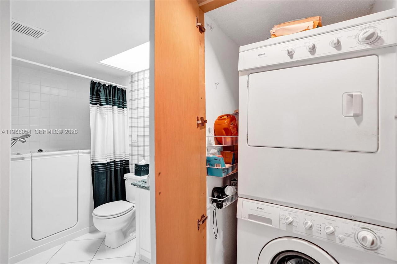 Real estate property located at 1151 128th Ter #410D, Broward, Cambridge At Century Vill, Pembroke Pines, FL