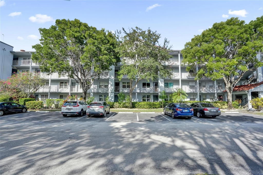 Real estate property located at 1151 128th Ter #410D, Broward, Cambridge At Century Vill, Pembroke Pines, FL