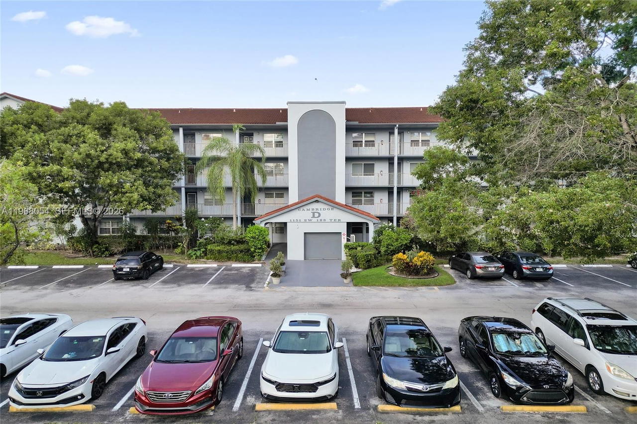 Real estate property located at 1151 128th Ter #410D, Broward, Cambridge At Century Vill, Pembroke Pines, FL