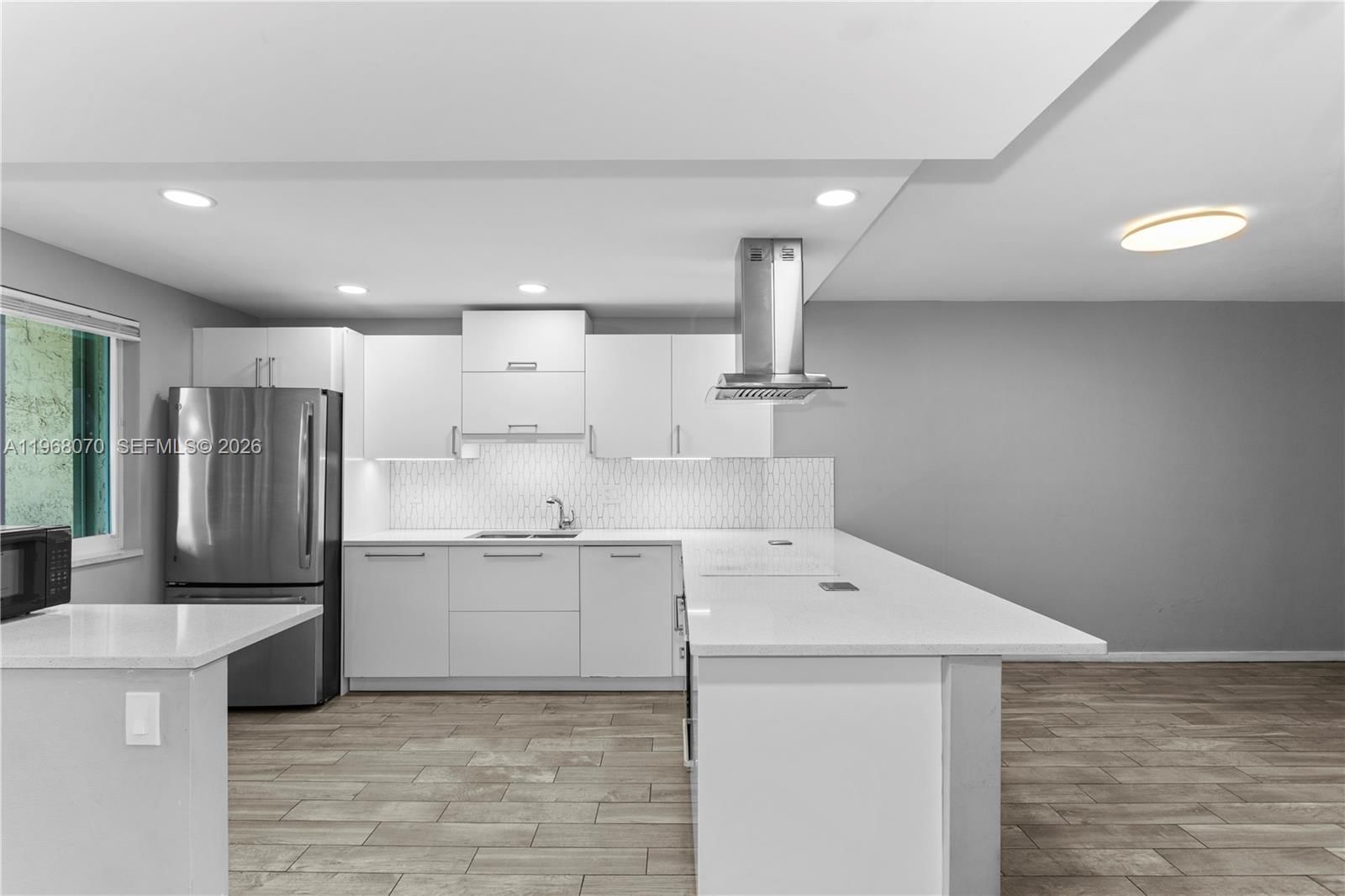 Real estate property located at 201 Lakeview Dr #203, Broward, Racquet Club Apartments A, Weston, FL