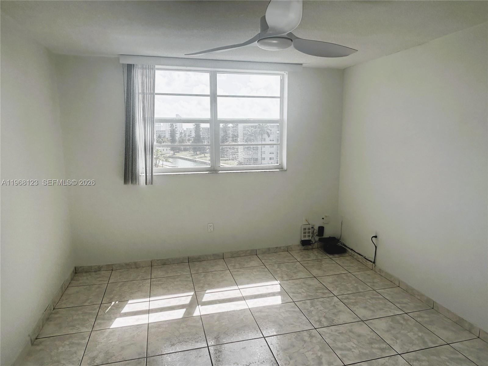 Real estate property located at 2851 Leonard Dr J502, Miami-dade, Point East Sec Ii Condo, Aventura, FL