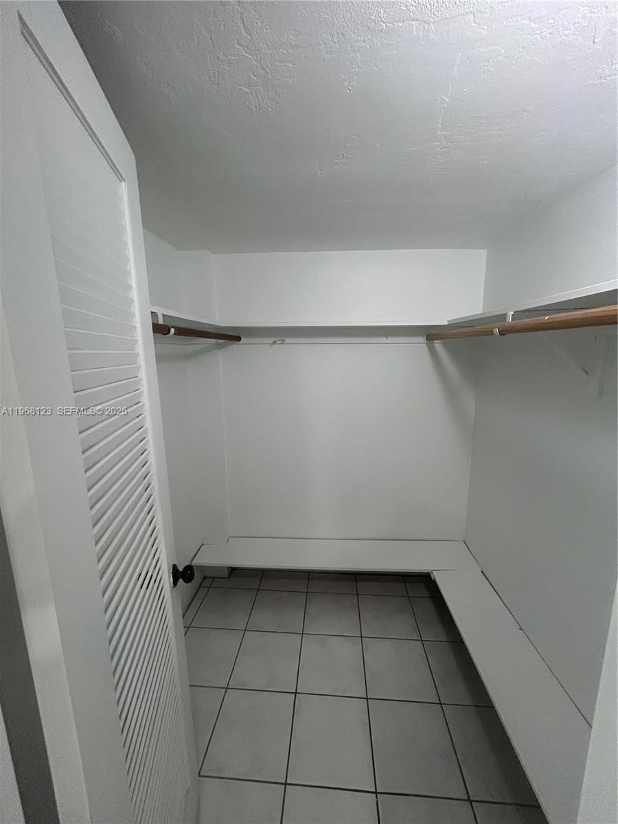 Real estate property located at 2851 Leonard Dr J502, Miami-dade, Point East Sec Ii Condo, Aventura, FL