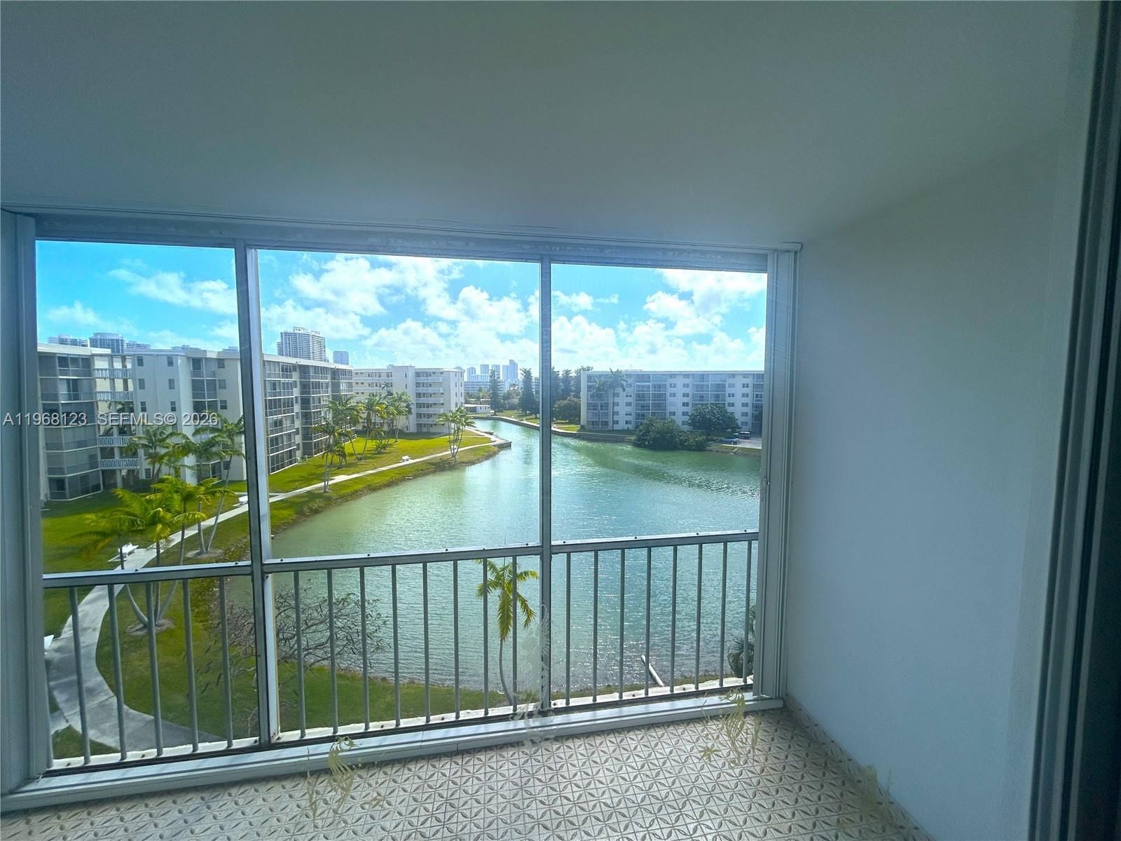 Real estate property located at 2851 Leonard Dr J502, Miami-dade, Point East Sec Ii Condo, Aventura, FL