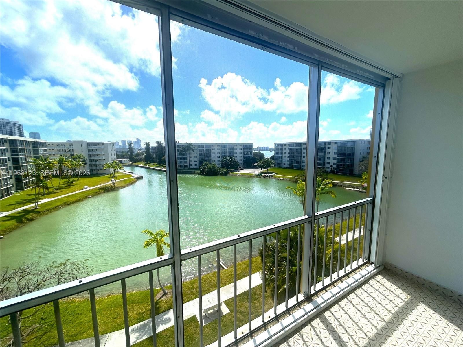 Real estate property located at 2851 Leonard Dr J502, Miami-dade, Point East Sec Ii Condo, Aventura, FL