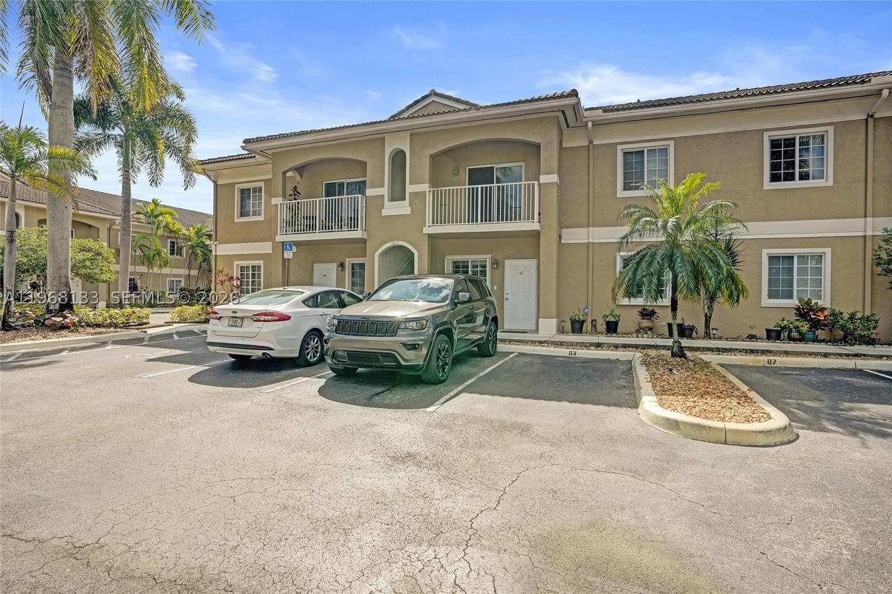 Real estate property located at 4812 Washington St #3, Broward, Washington Palms Condo, Hollywood, FL