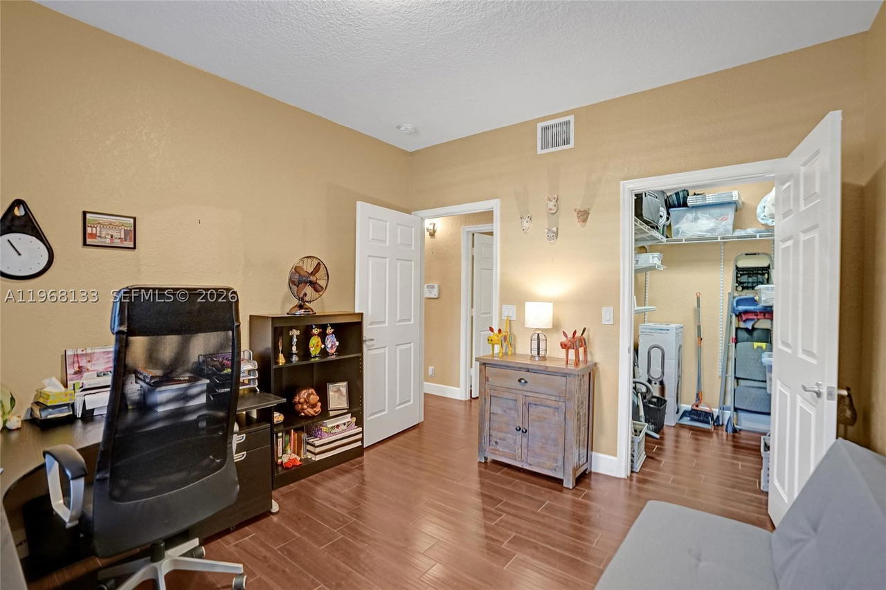 Real estate property located at 4812 Washington St #3, Broward, Washington Palms Condo, Hollywood, FL