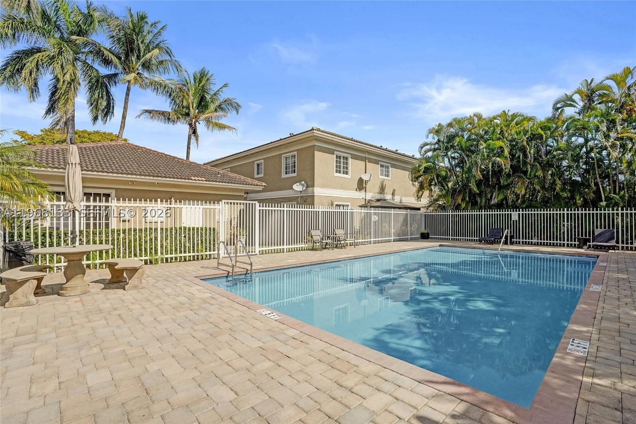 Real estate property located at 4812 Washington St #3, Broward, Washington Palms Condo, Hollywood, FL