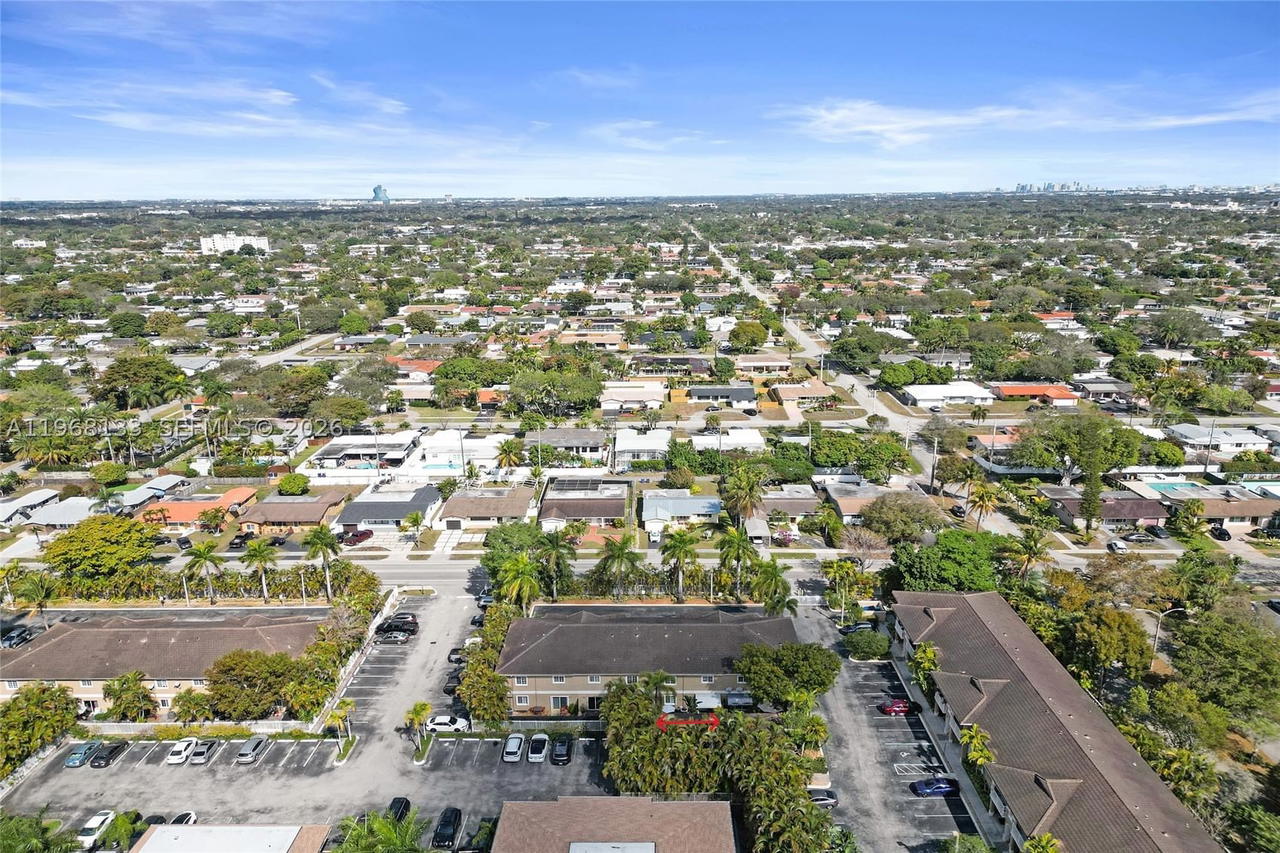 Real estate property located at 4812 Washington St #3, Broward, Washington Palms Condo, Hollywood, FL